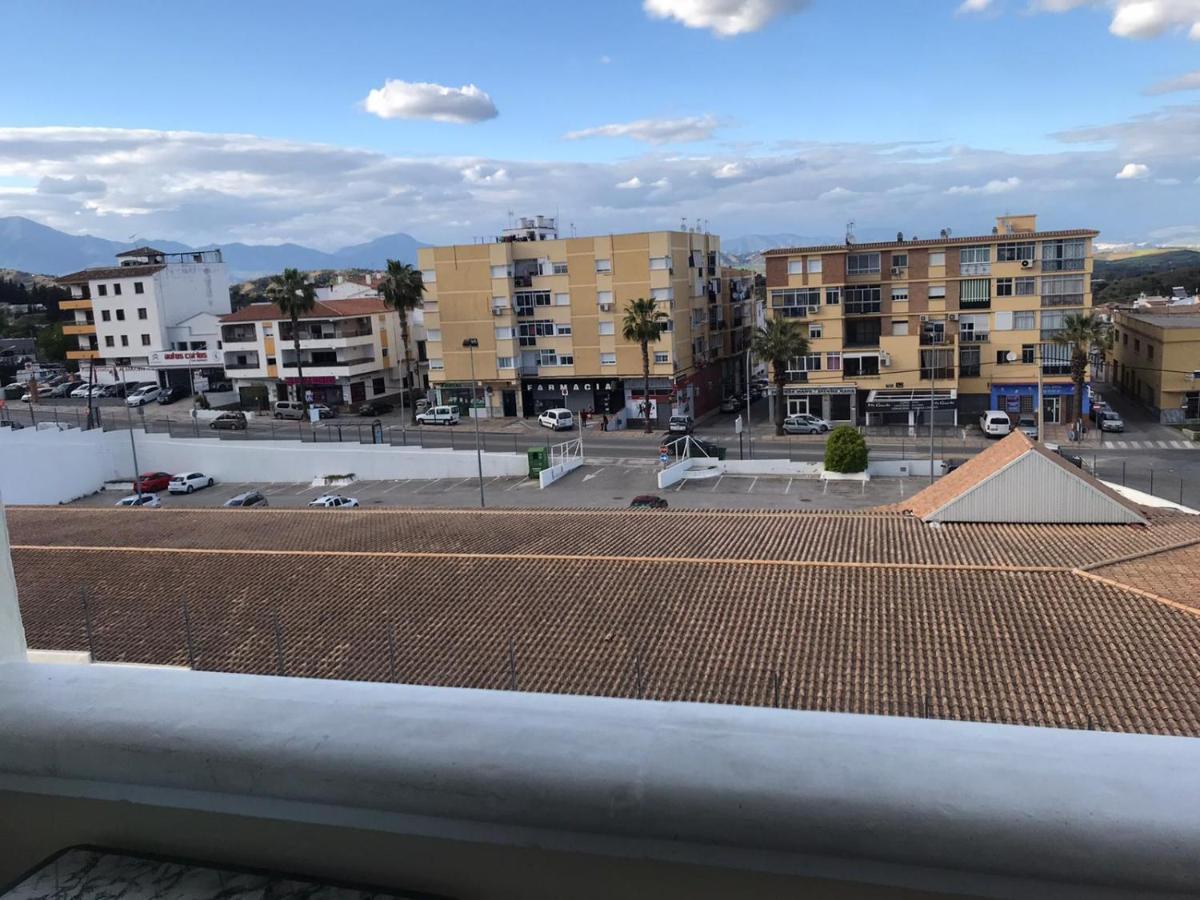 Habitacion Grande Con Bano Privado En Coin A 30Km De La Playa Luaran gambar