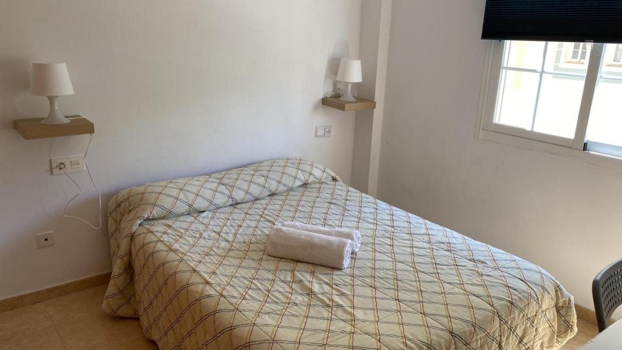 Habitacion Grande Con Bano Privado En Coin A 30Km De La Playa Luaran gambar
