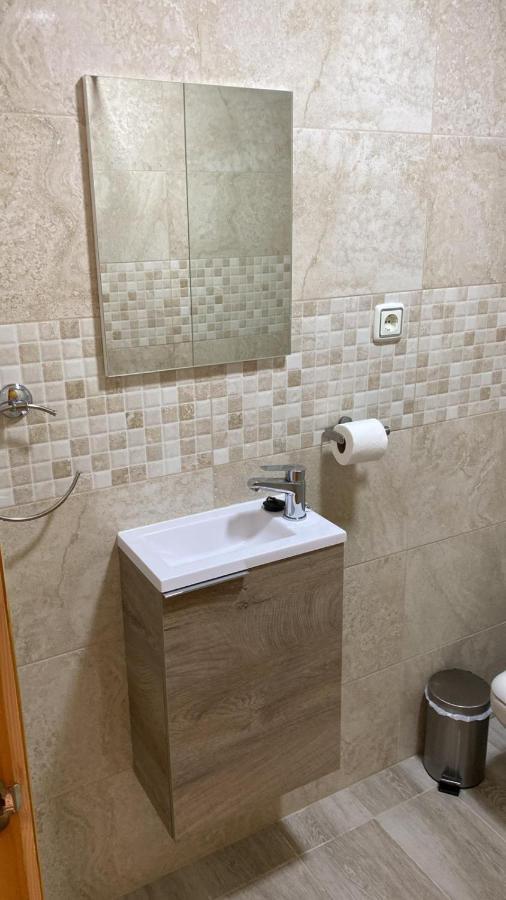 Habitacion Grande Con Bano Privado En Coin A 30Km De La Playa Luaran gambar