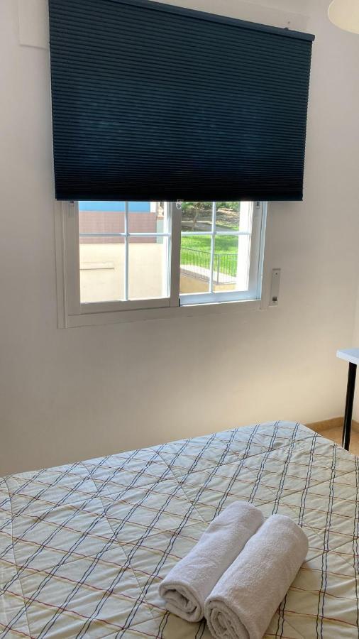 Habitacion Grande Con Bano Privado En Coin A 30Km De La Playa Luaran gambar