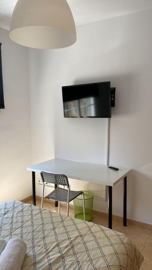Habitacion Grande Con Bano Privado En Coin A 30Km De La Playa Luaran gambar